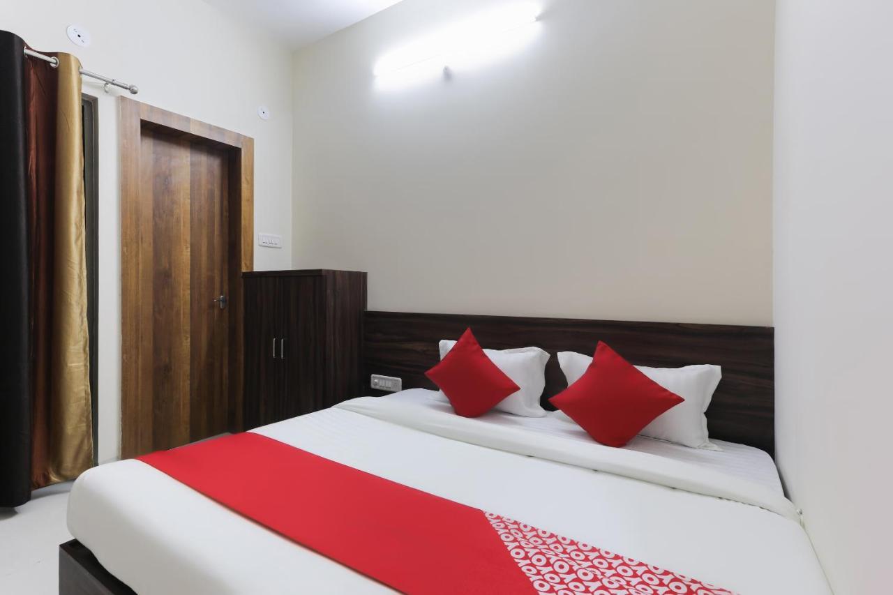 Hotel O La Flora Indore Buitenkant foto