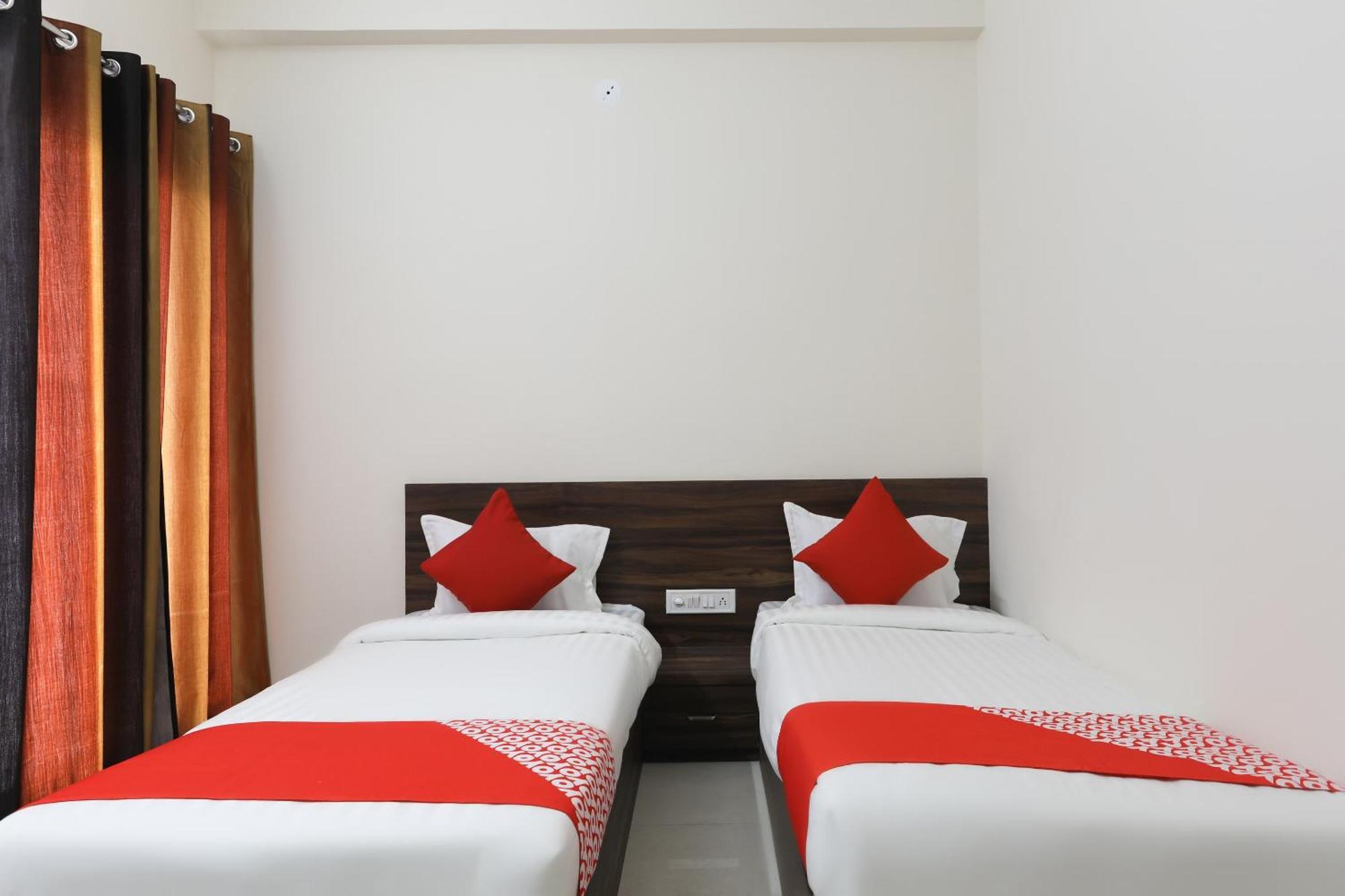 Hotel O La Flora Indore Buitenkant foto