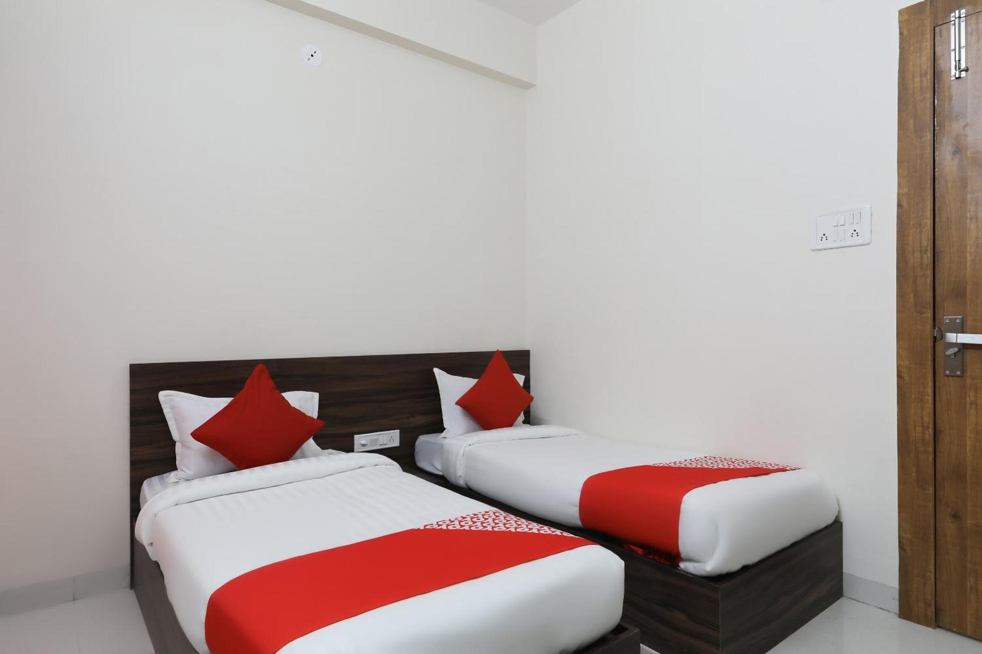 Hotel O La Flora Indore Buitenkant foto