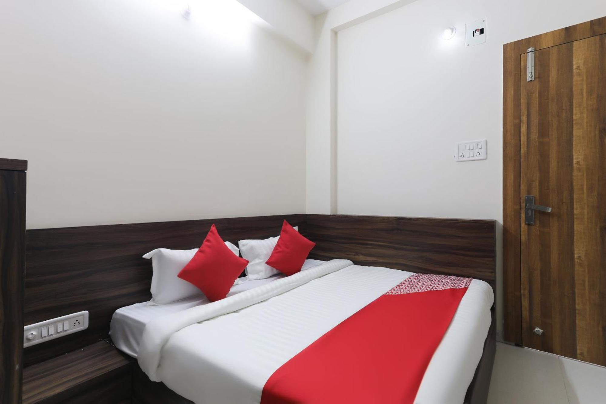 Hotel O La Flora Indore Buitenkant foto